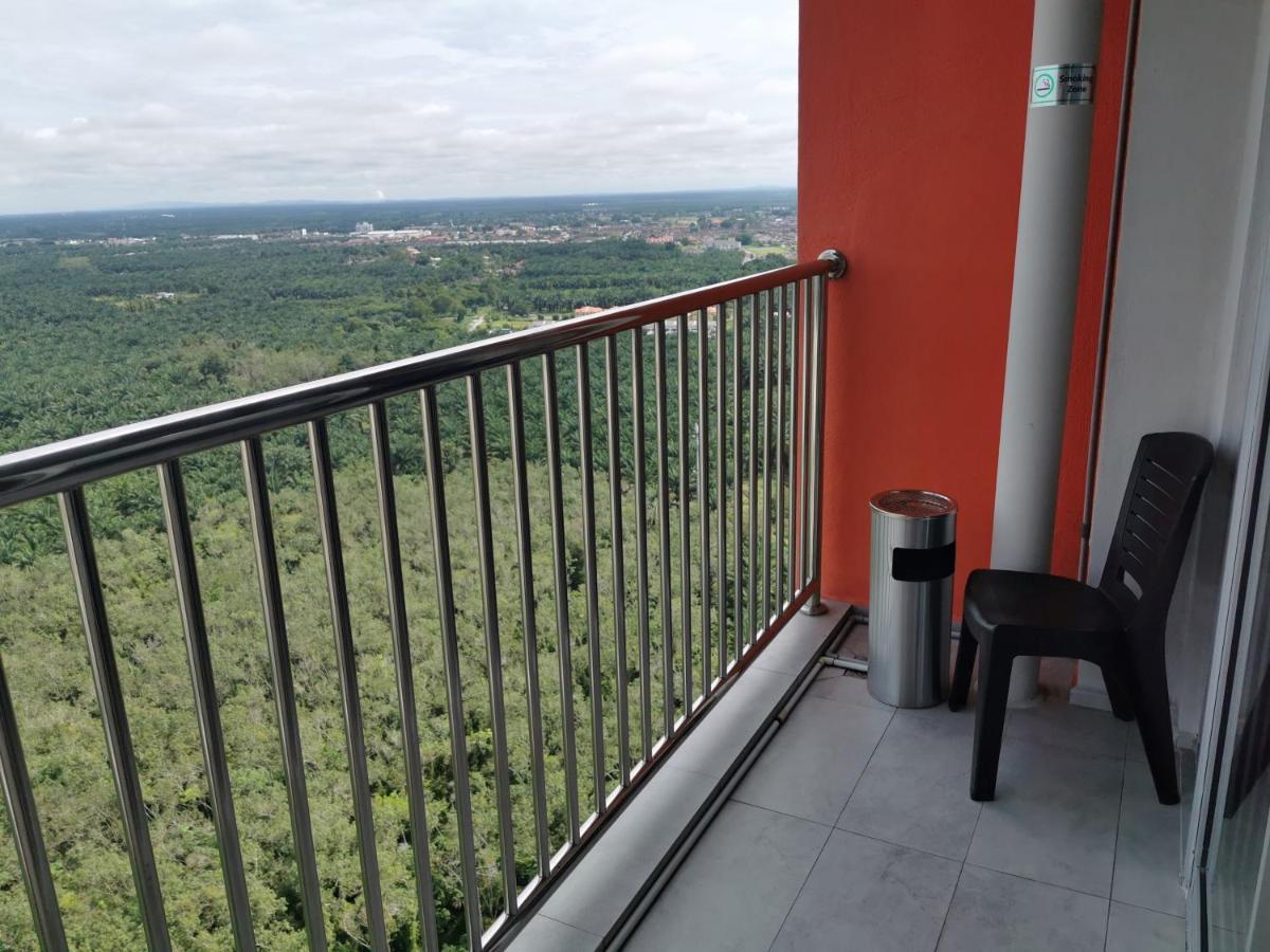 Coco Homestay 旅人の家@The Venus Sitiawan Perak Экстерьер фото